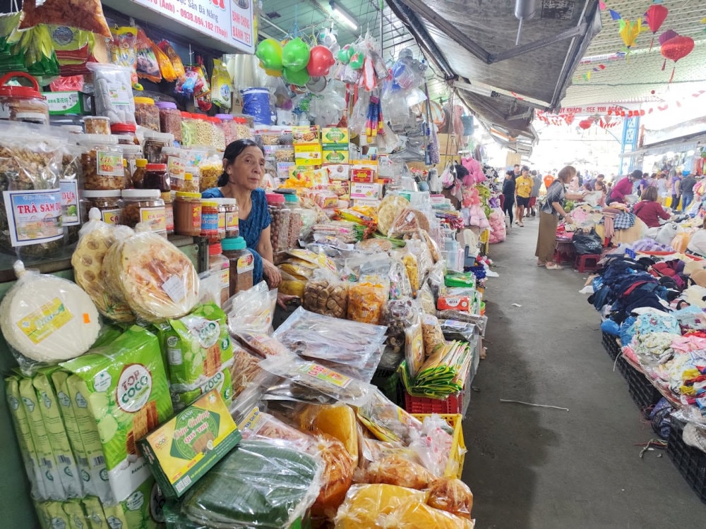 Con Market has everything you need, from specialty gifts to household goods or fashion